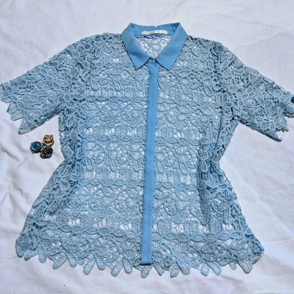 3/$15 Mosaic & Co blue crochet cardigan